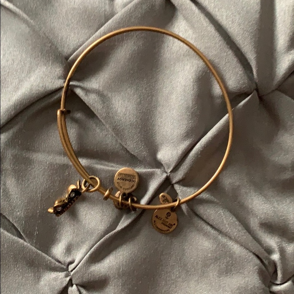 Queen Bracelet